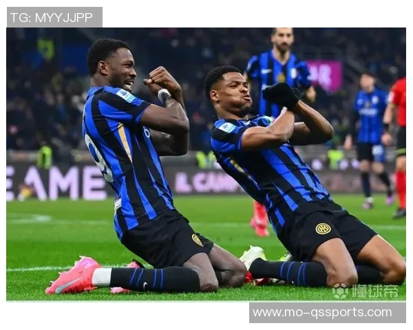 都体：邓弗里斯可能继续缺席与马竞比赛；泽林斯基已参加合练